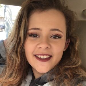 Meet your Posher, Adrianna